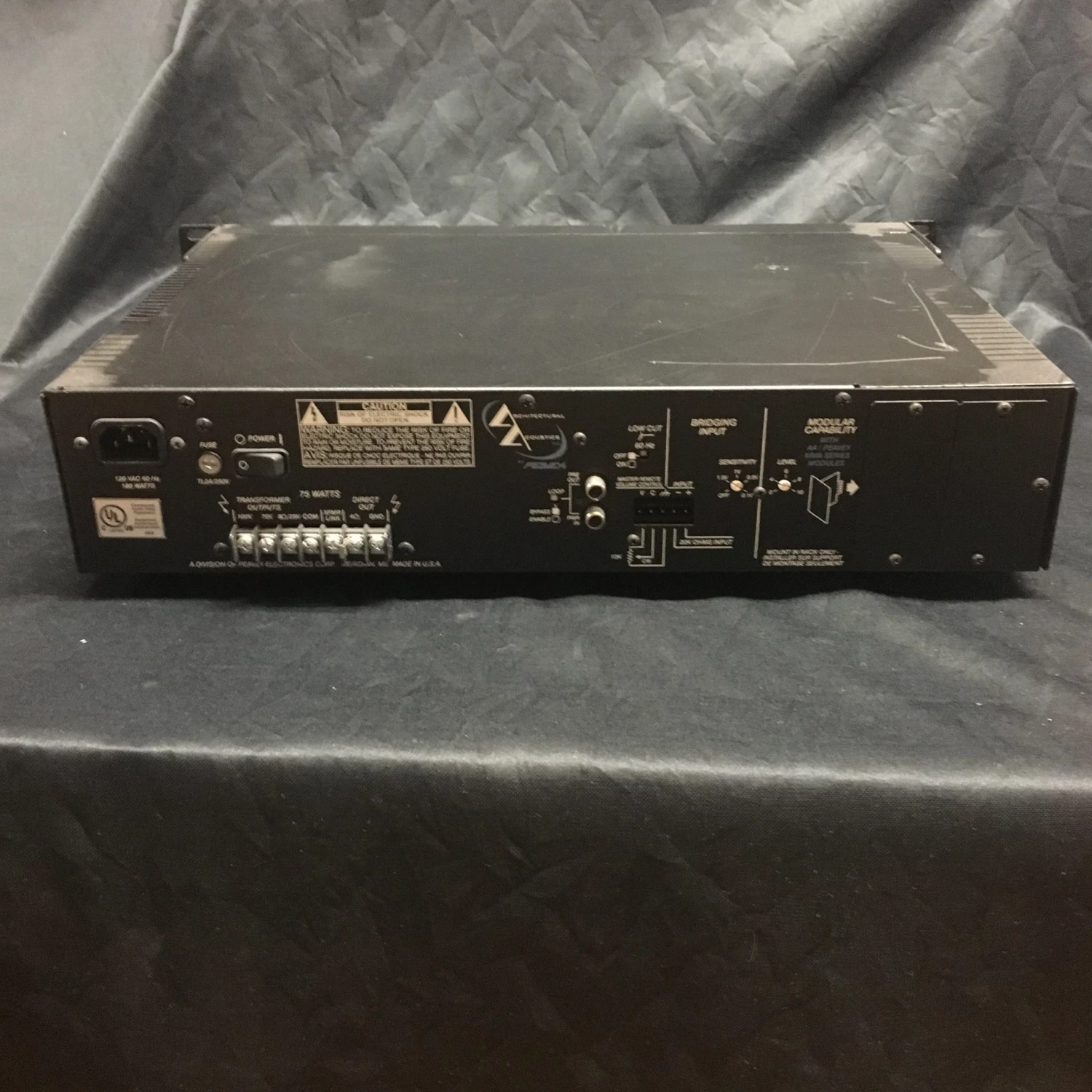 Strings Peavey 1PA752 AA Industrial Amplifier 75w 4 Strings Peavey 1PA752 AA Industrial Amplifier 75w