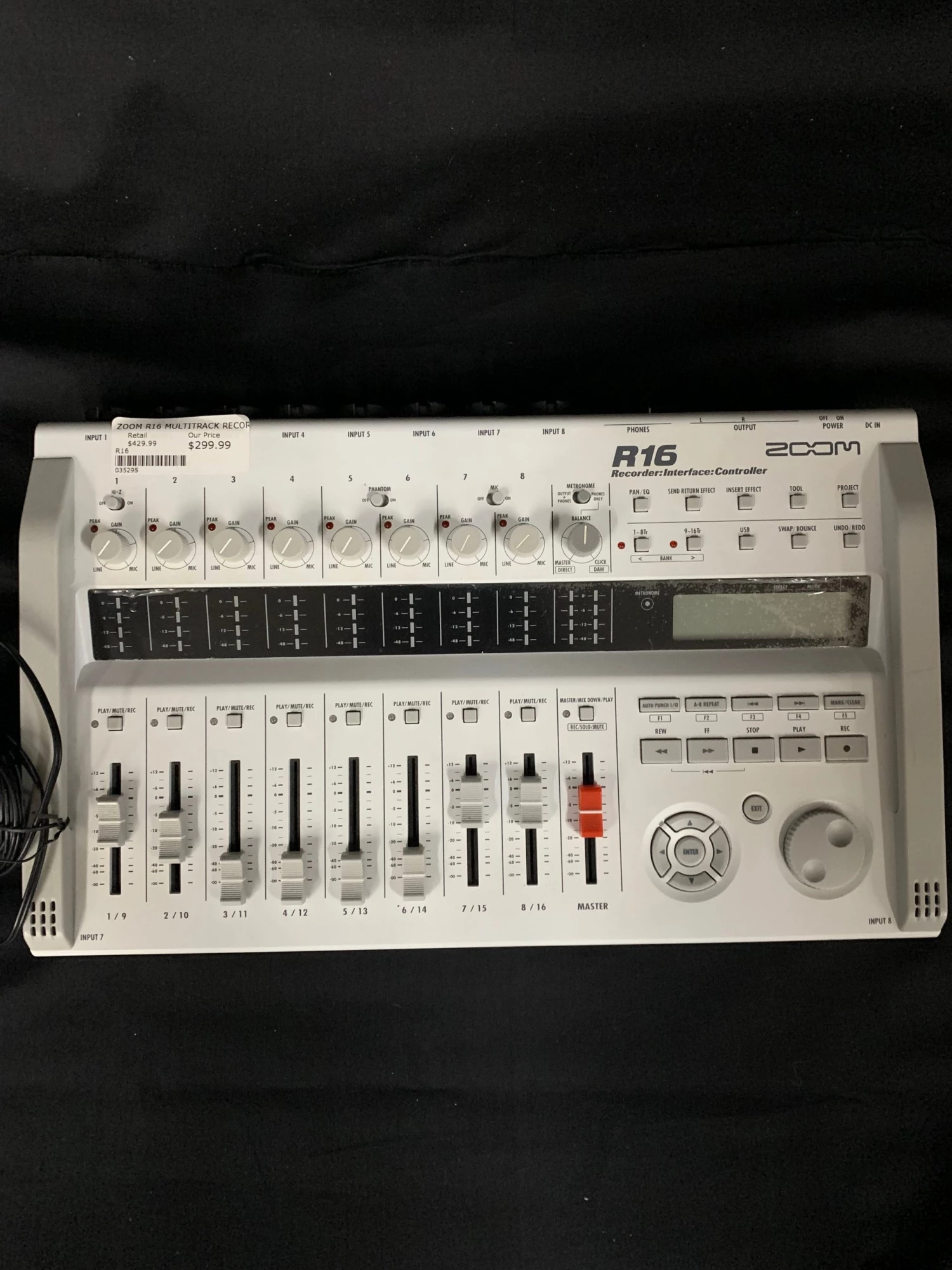 Shivelbine Music Zoom R16 USB Audio Interface / Digital Multitrack Recorder / Control Surface What's New 1 Shivelbine Music Zoom R16 USB Audio Interface / Digital Multitrack Recorder / Control Surface What's New