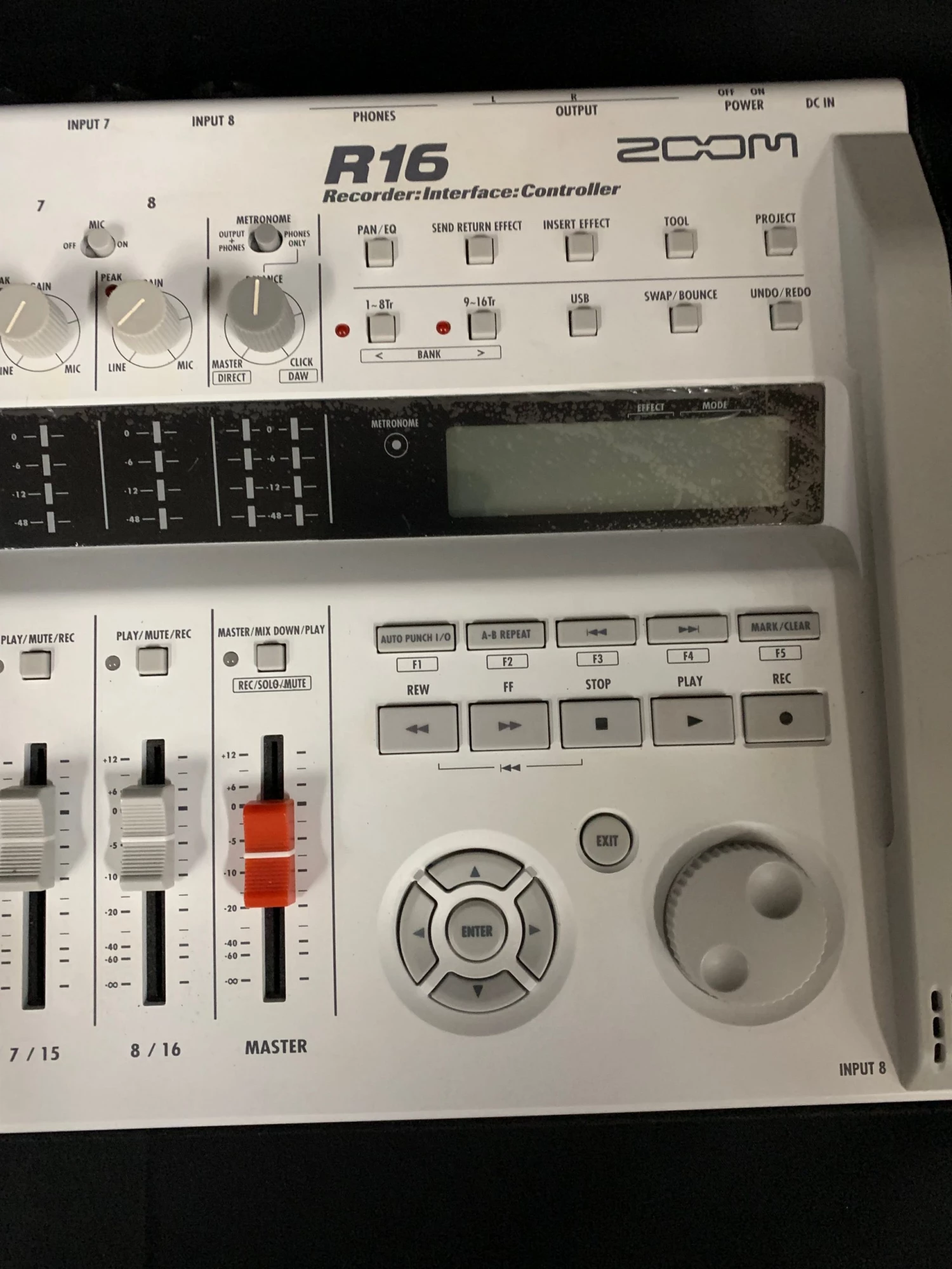 Shivelbine Music Zoom R16 USB Audio Interface / Digital Multitrack Recorder / Control Surface What's New 4 Shivelbine Music Zoom R16 USB Audio Interface / Digital Multitrack Recorder / Control Surface What's New