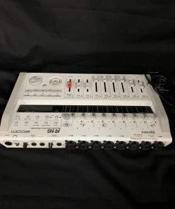 Shivelbine Music Zoom R16 USB Audio Interface / Digital Multitrack Recorder / Control Surface What's New 15 Shivelbine Music Zoom R16 USB Audio Interface / Digital Multitrack Recorder / Control Surface What's New