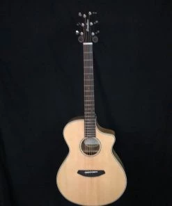 What's New Breedlove Pursuit Exotic Concert CE Sitka-Myrtlewood