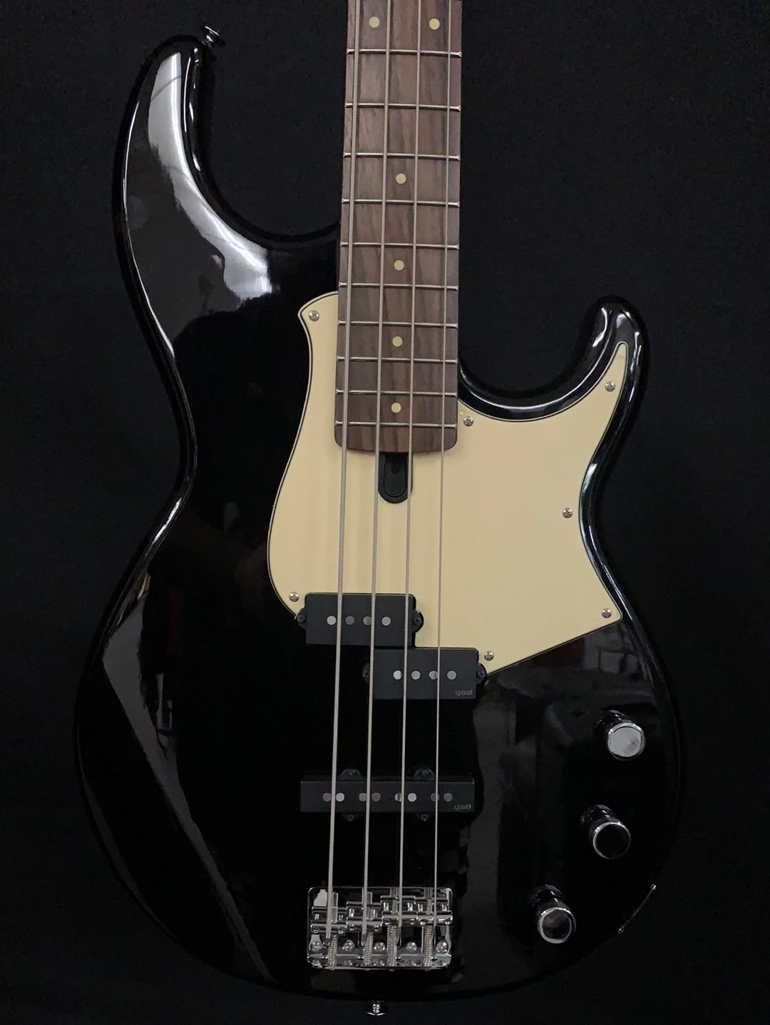 YAMAHA BB434BL BASS GUITAR 2 YAMAHA BB434BL BASS GUITAR