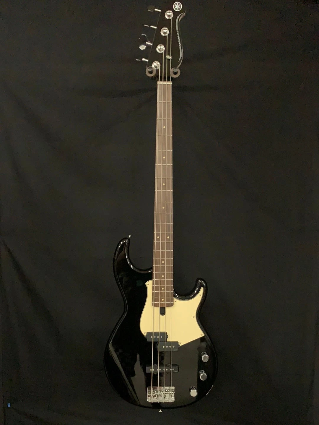 YAMAHA BB434BL BASS GUITAR 1 YAMAHA BB434BL BASS GUITAR